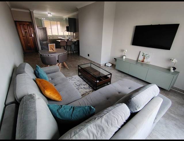 2 BEDROOM APARTMENT FOR SALE IN UMHLANGA CENTRAL